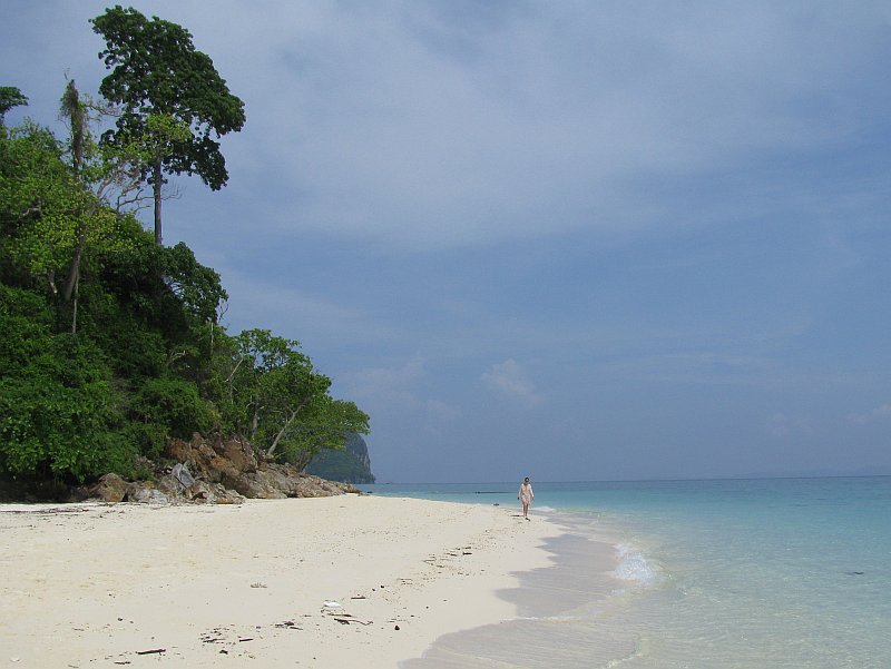 Auch in Thailand gleich wie in Griechenland, 10min wandern und du hast deinen Strand für dich....